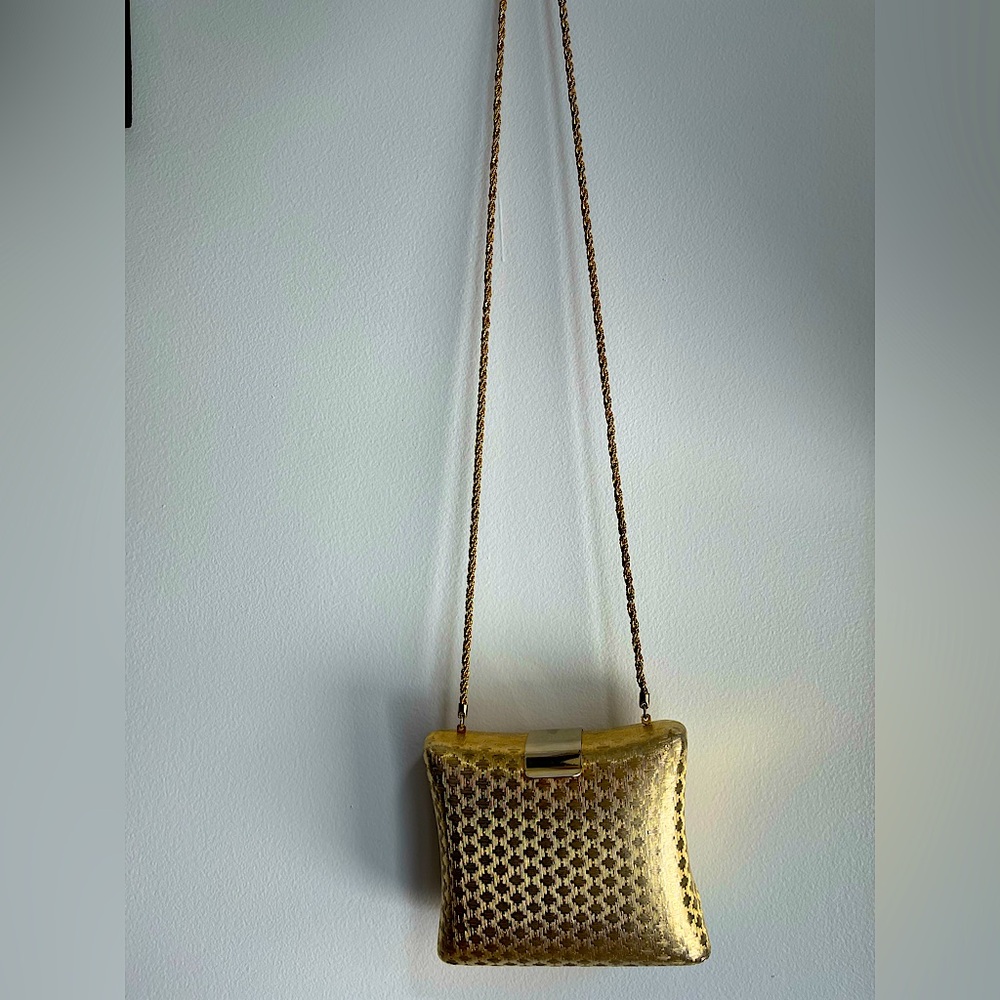 Vintage 1960s Saks Fifth Avenue Original Hard Case Shoulder Bag in Gold - Picture 3 of 12